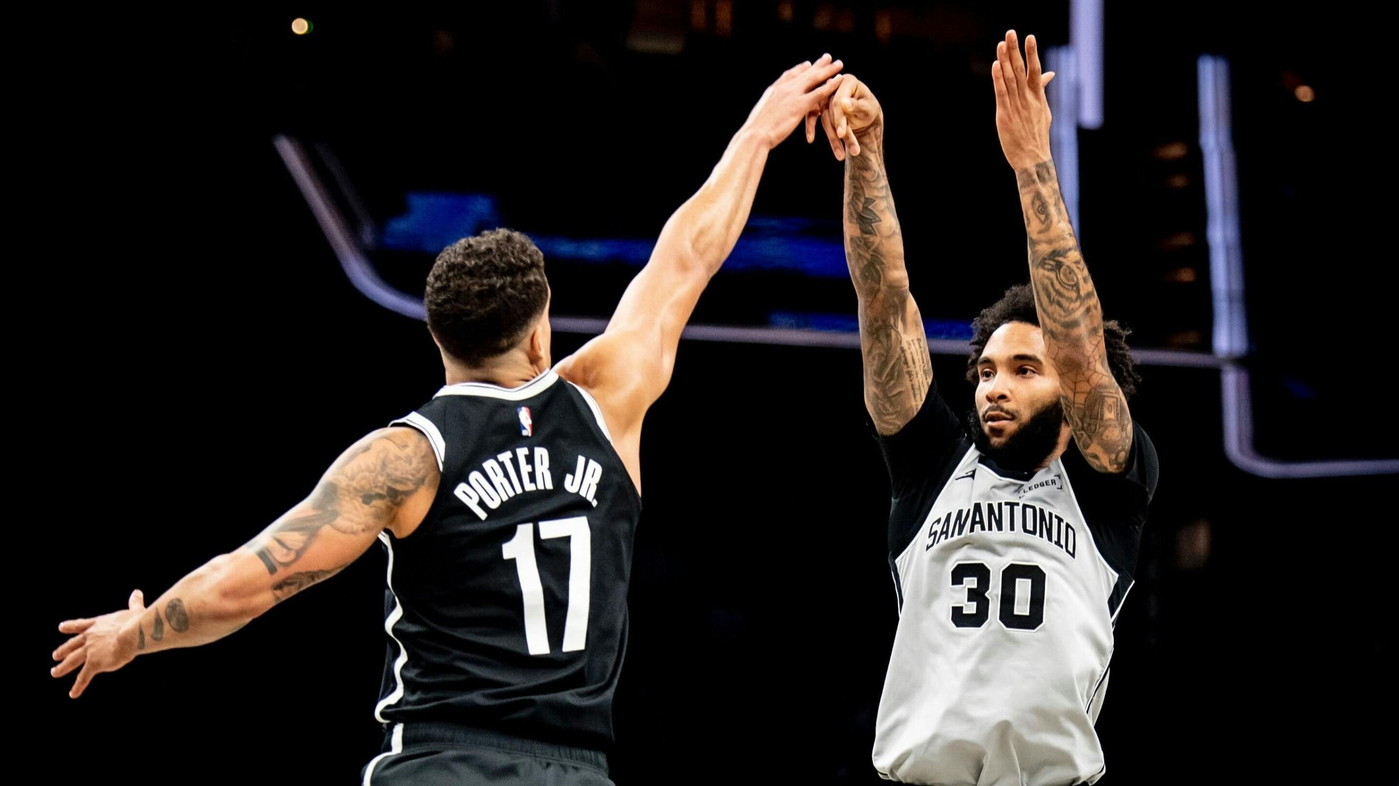 NBA: White-hot Spurs extend winning streak to 11 after crushing Nets
